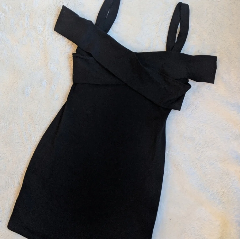 By The Way Evie Cold Shoulder Mini Dress - Picture 5 of 5